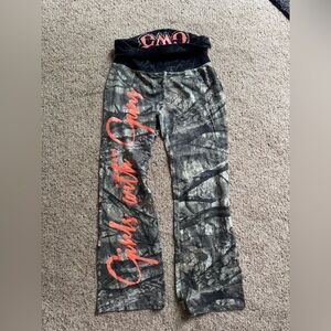 Girls with guns yoga pants!